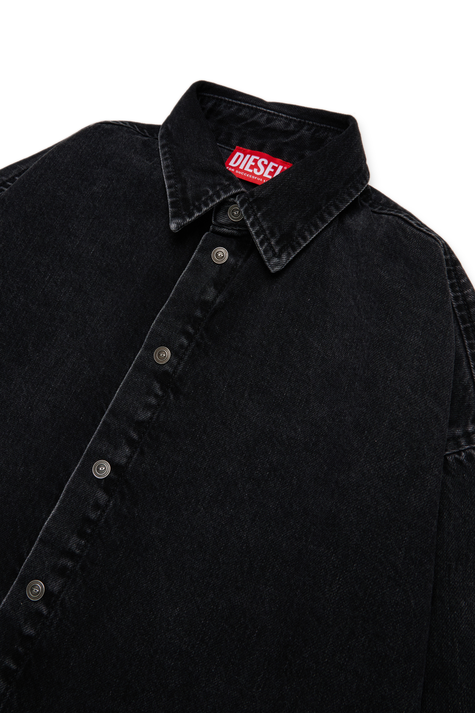 CKAMA, Negro/Gris oscuro